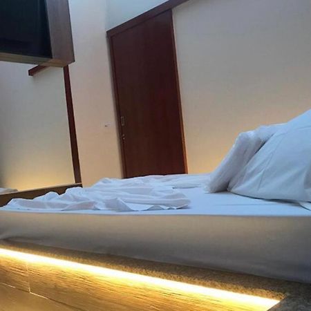 Motel Queen Лагоа-Санта Экстерьер фото