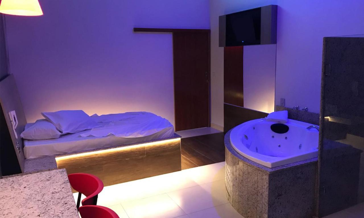 Motel Queen Лагоа-Санта Экстерьер фото